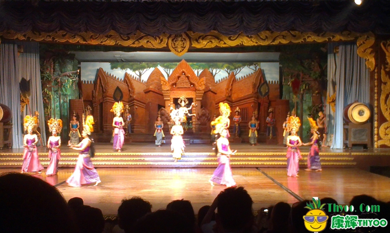 東巴樂園表演圖二